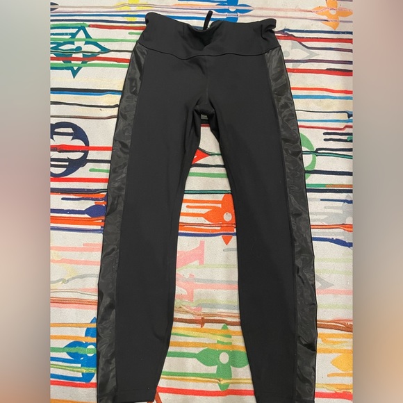 Gap Fit blackout technology tuxedo shiny stripe leggings in black - Picture 2 of 5